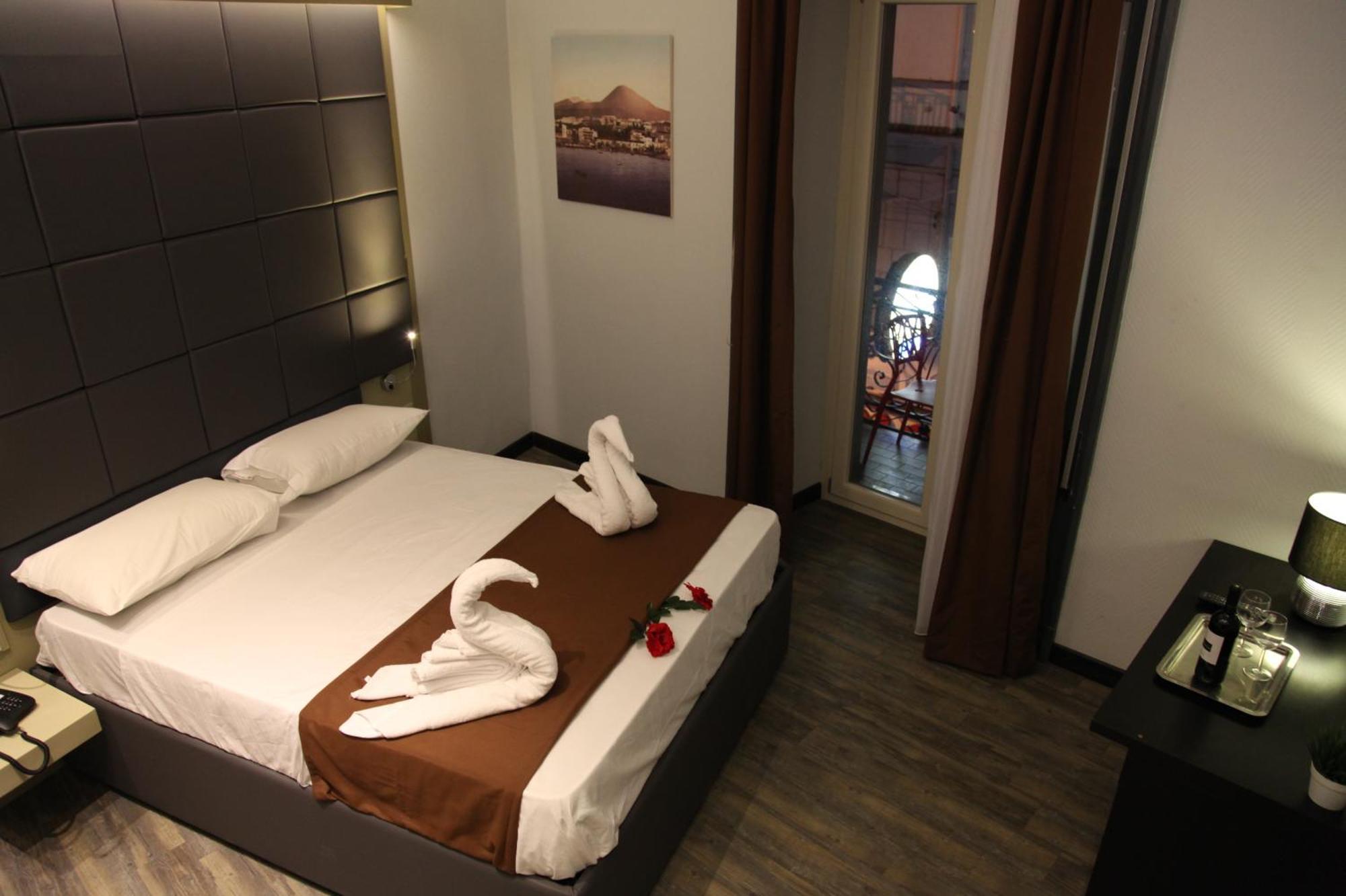 Dolce Vita Rooms نابولي المظهر الخارجي الصورة